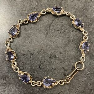 Silver bracelet with Amethyst stones